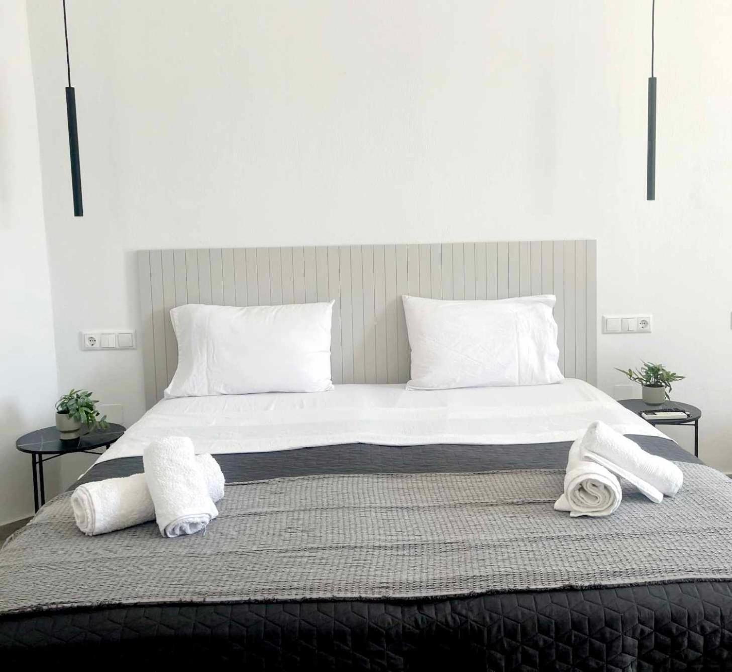 Maya Apartments, Modern And Convenient Apartments With Private Parking Skiathos Town Luaran gambar
