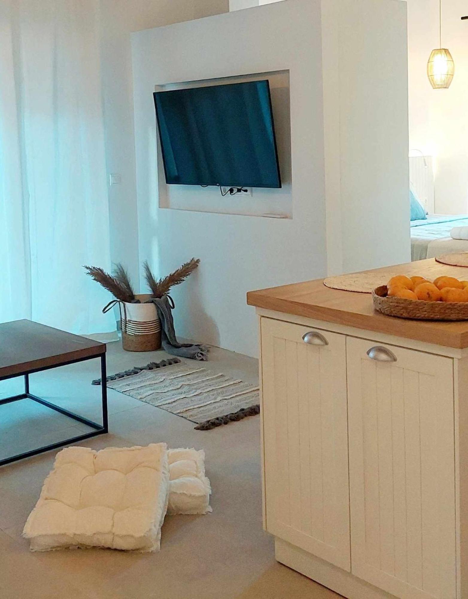 Maya Apartments, Modern And Convenient Apartments With Private Parking Skiathos Town Luaran gambar