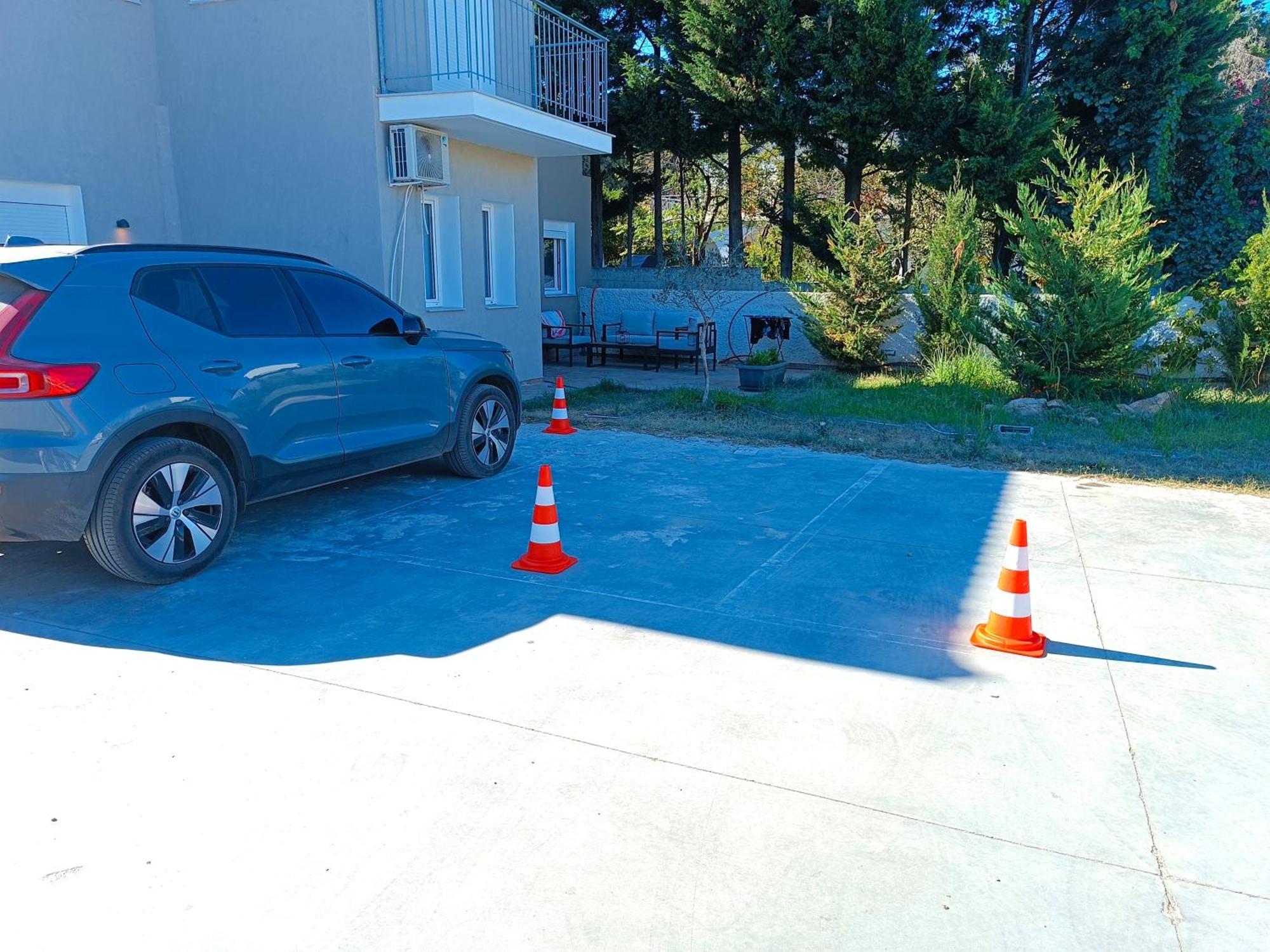 Maya Apartments, Modern And Convenient Apartments With Private Parking Skiathos Town Luaran gambar